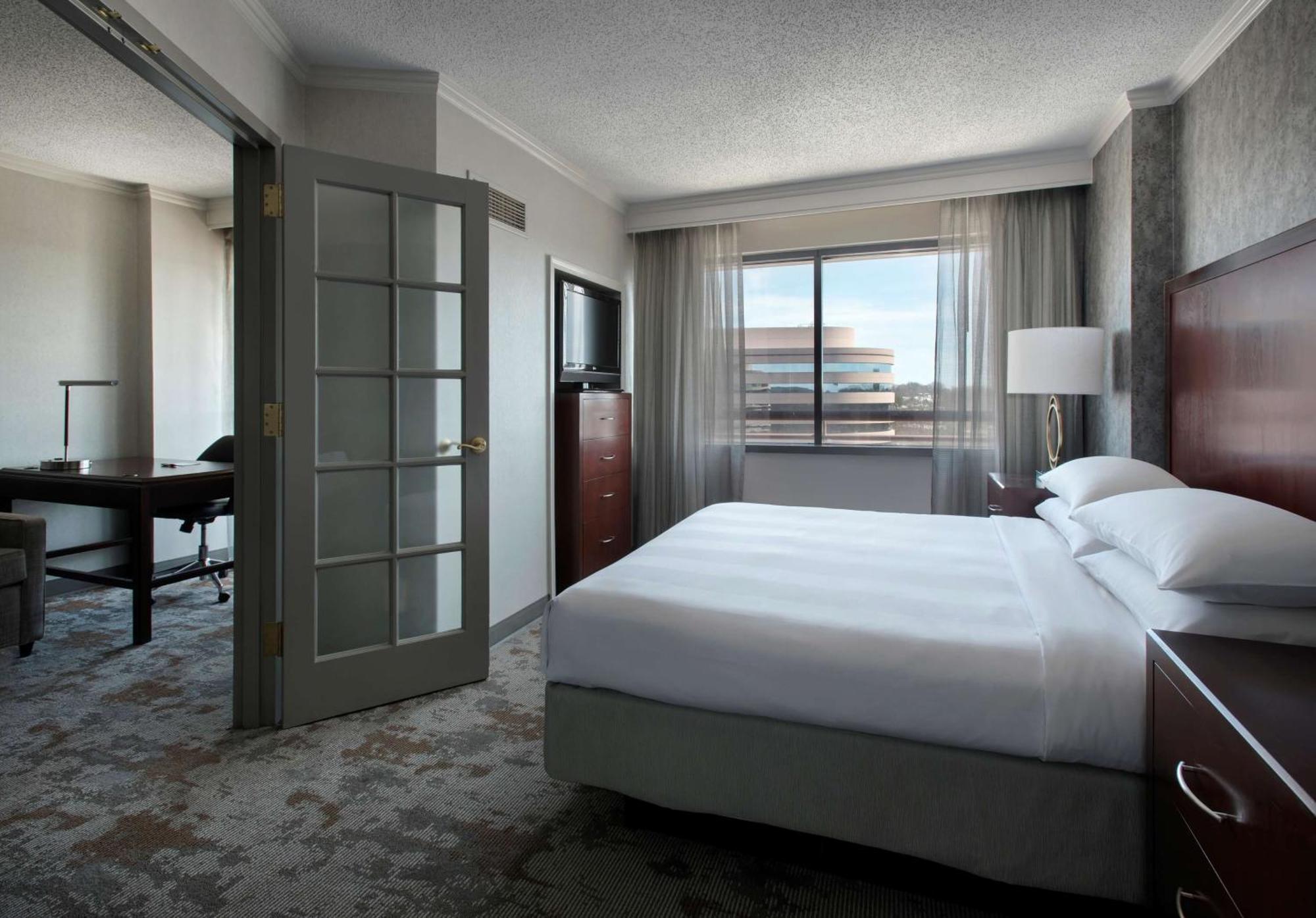 Embassy Suites By Hilton Bethesda Washington Dc Esterno foto