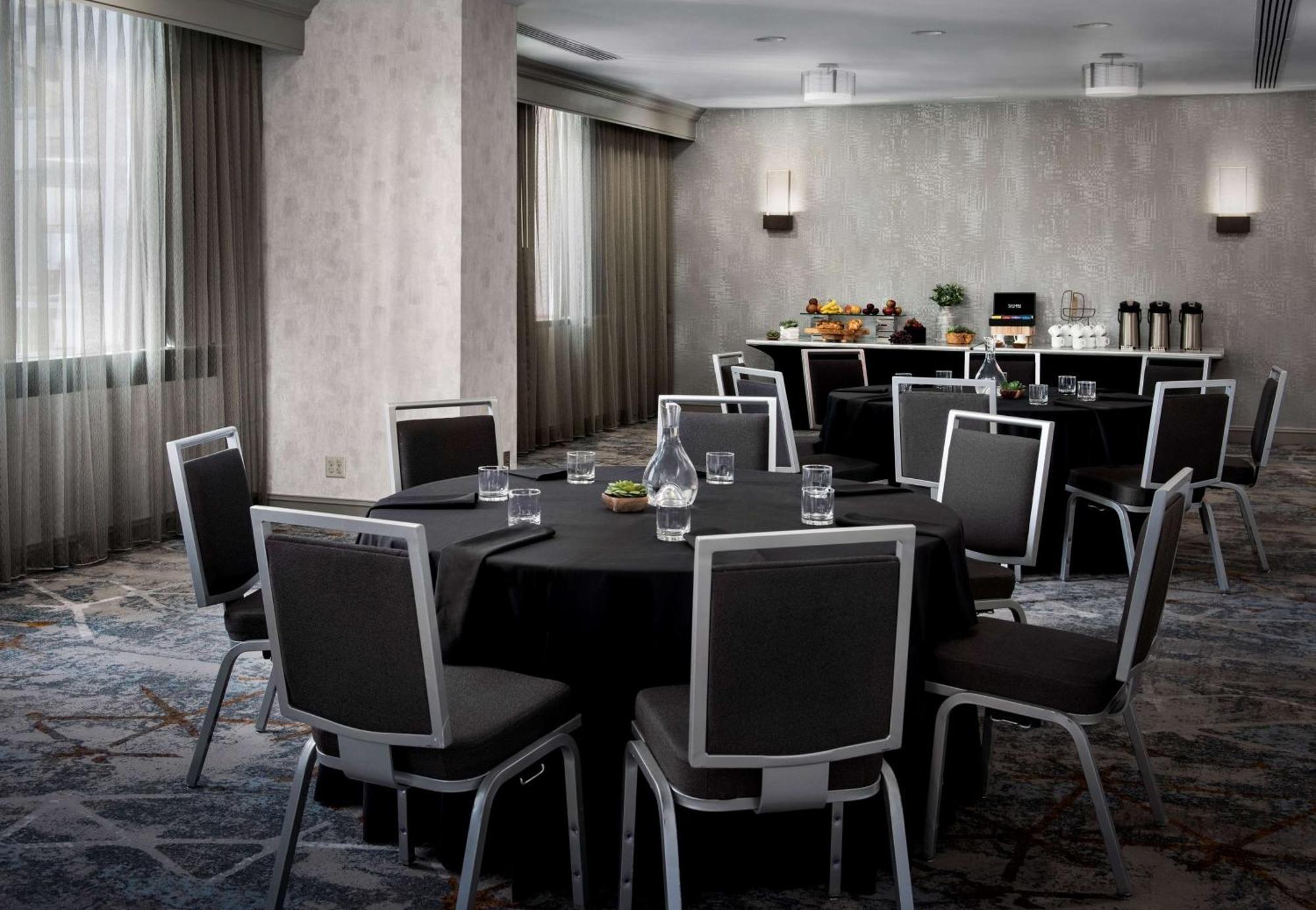 Embassy Suites By Hilton Bethesda Washington Dc Esterno foto