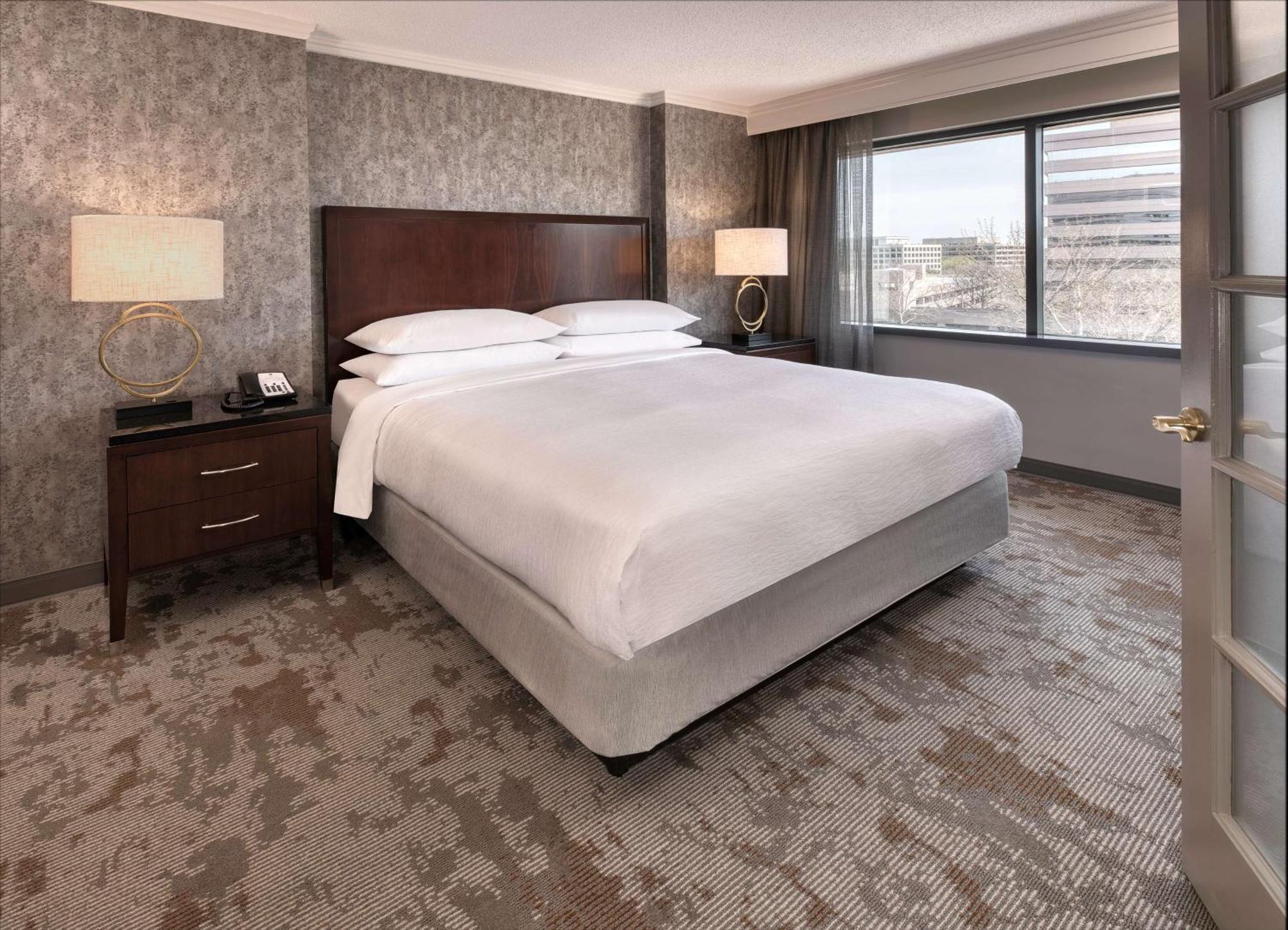 Embassy Suites By Hilton Bethesda Washington Dc Esterno foto