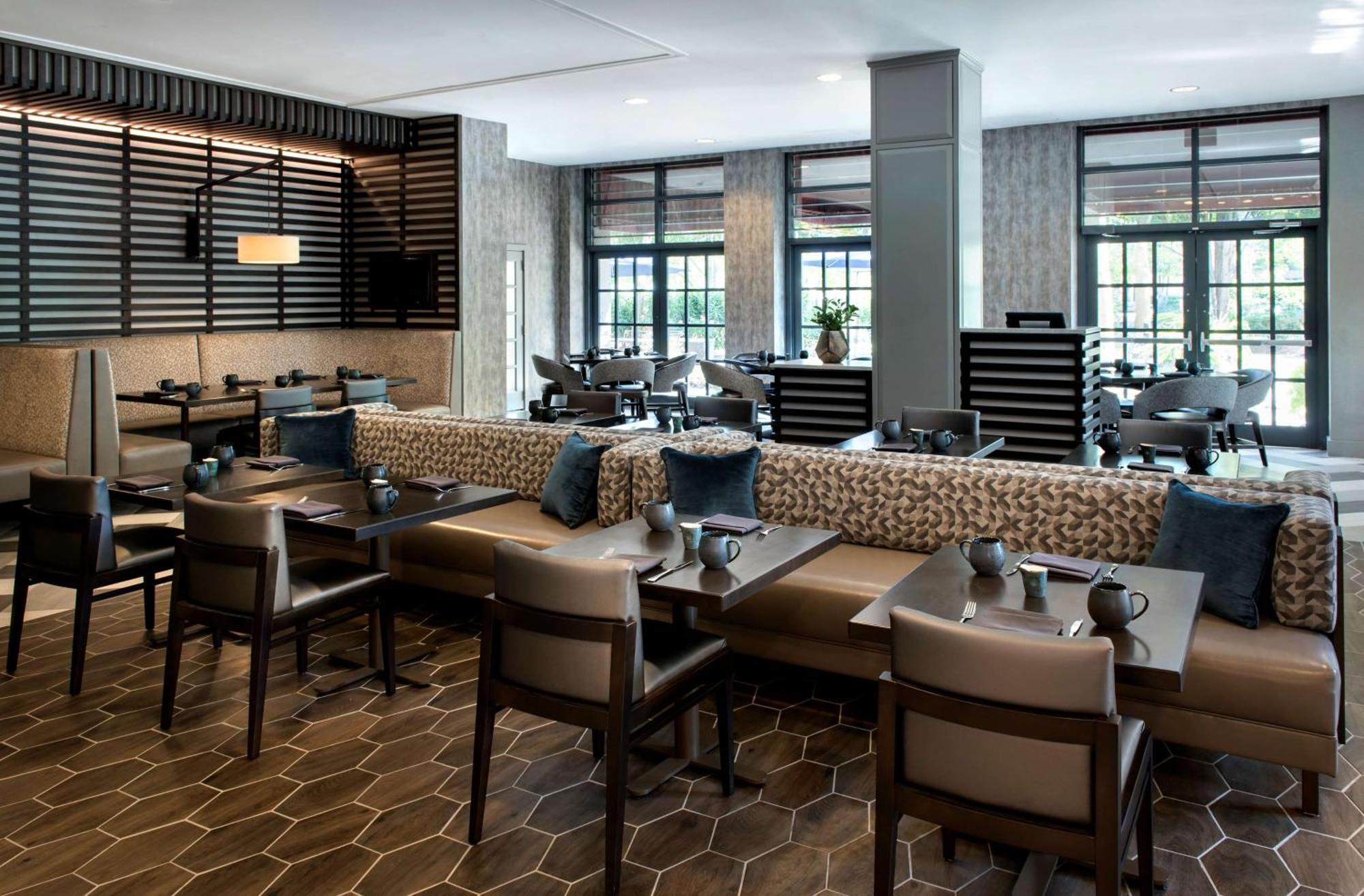 Embassy Suites By Hilton Bethesda Washington Dc Esterno foto